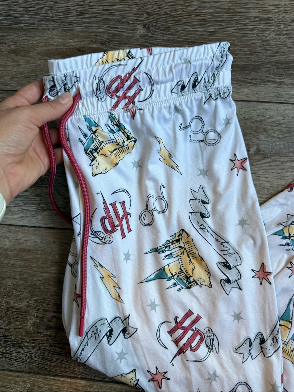 Warner Bros. White Womens Pajama Pants with Wizard Prints. Harry Potter